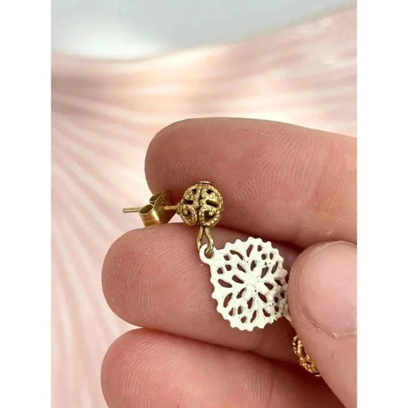 Vintage White Enamel Snowflake Gold Toned Dangle Geometric Post Back Earrings - Picture 5 of 9